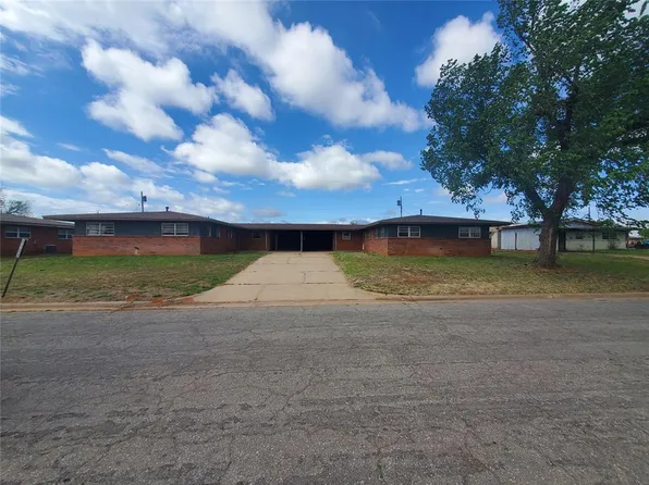 407 Iroquois Trl, Foss, OK 73647