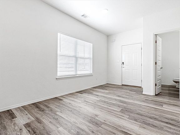 3rd image of 4199 Santa Fe St #B