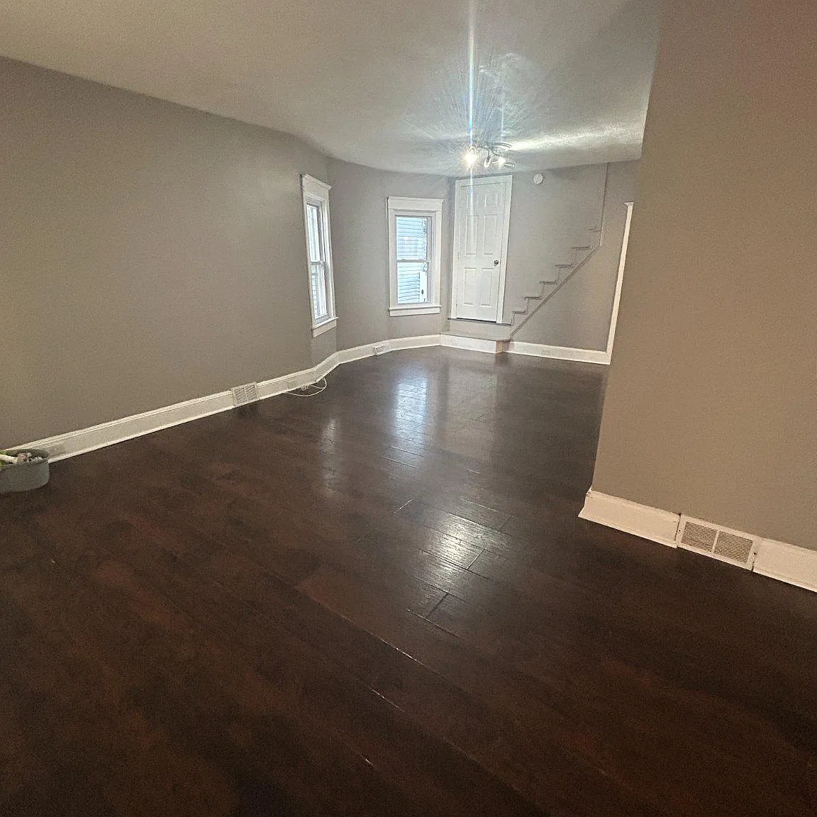 3 bed, 1.0 bath, 1624 sqft, $2,600 — Photo 4