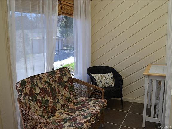 2nd image of 41 Red Oak Cir #41