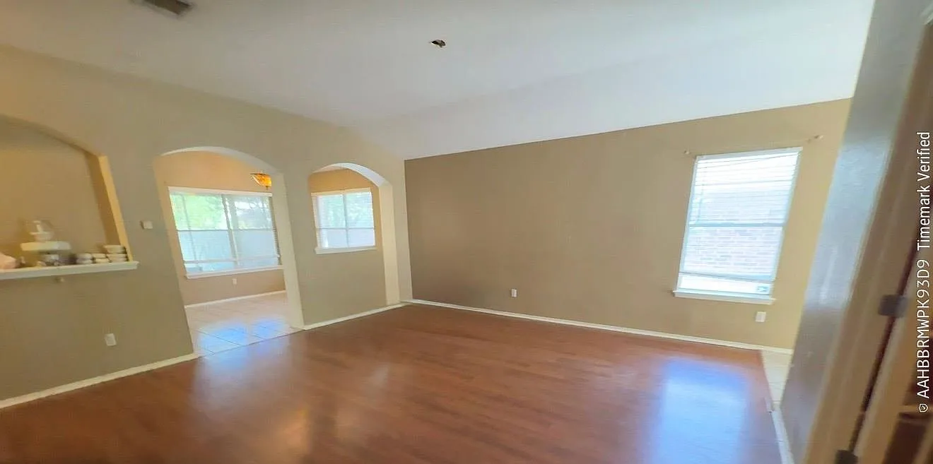 2 bed, 2.0 bath, 1557 sqft, $1,850 — Photo 4