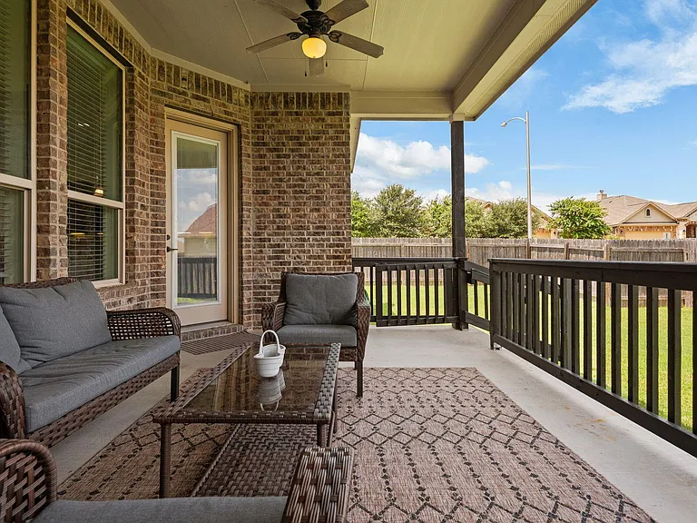 1113 Hartman Dr — Photo 4