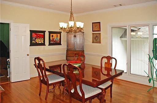 4th image of 6 White Horse Ln