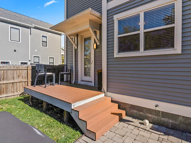 2410 N College Ave — Photo 41