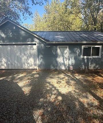 4th image of 18300 Burgen Dr