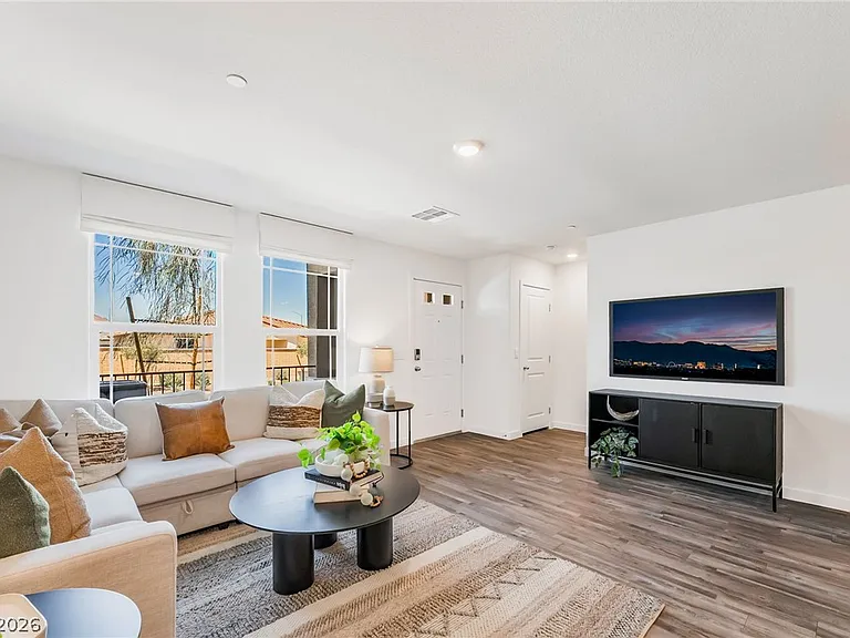 903 Rosy Starling St — Photo 8