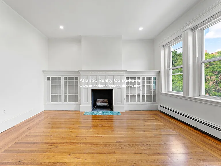 134 Pleasant St #3 — Photo 3