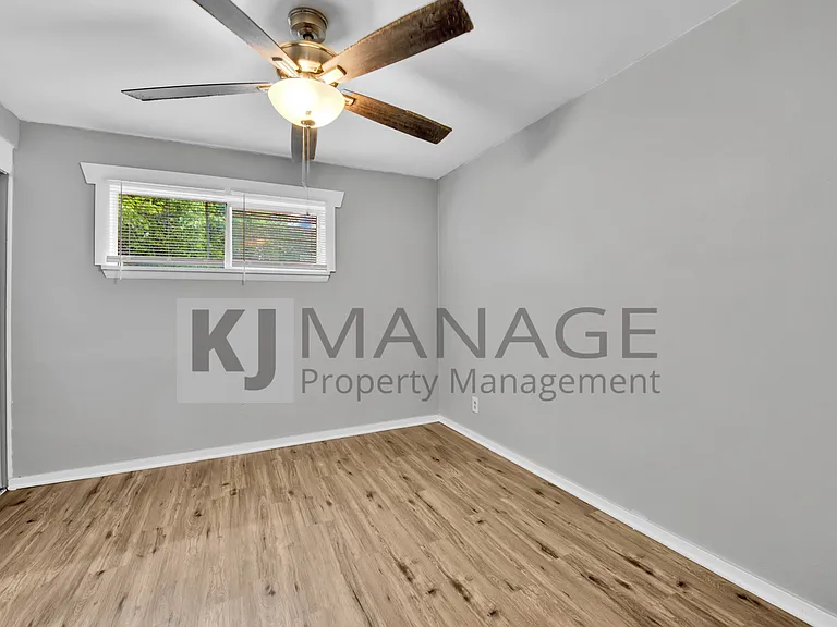 31863 Bay Ct — Photo 8