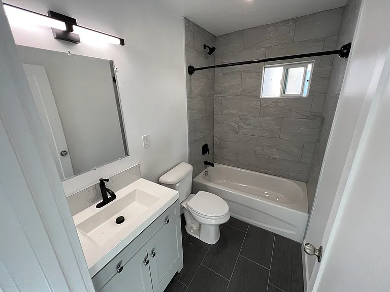 1527 Galveston St — Photo 3