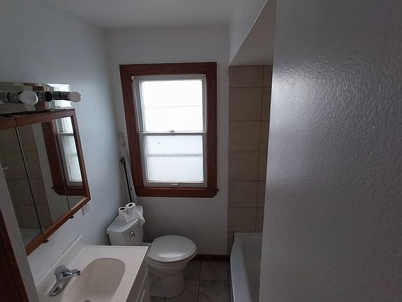 5th image of 12904 Willard Ave