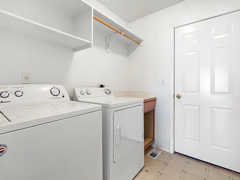 658 N Katie Way — Photo 30