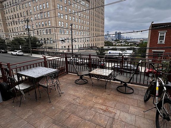 3rd image of 73 Clifton Pl Floor 1