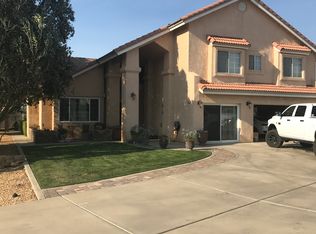 7535 Barker Rd, Oak Hills, CA 92344