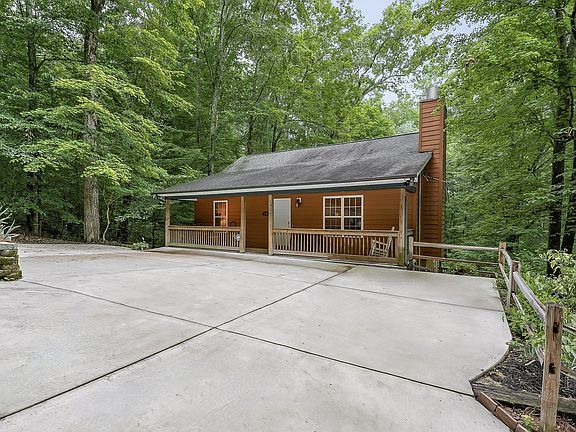 2nd image of 375 Lakeside Dr