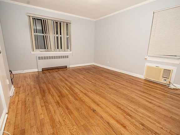 5th image of 1044 Virginia Ave