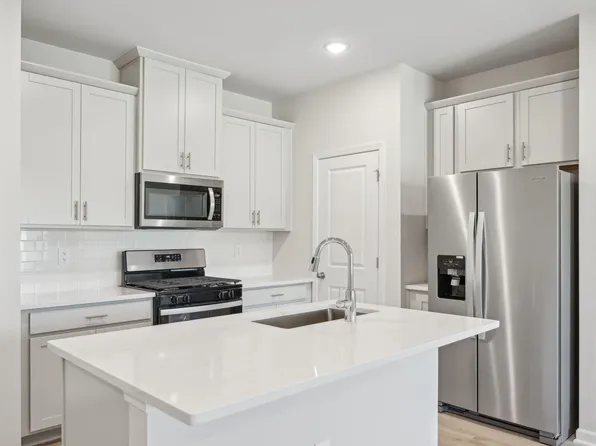 704 Southland Dr, Zebulon, NC 27597