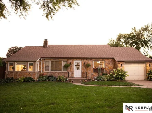 316 Bellevue Blvd N, Bellevue, NE 68005