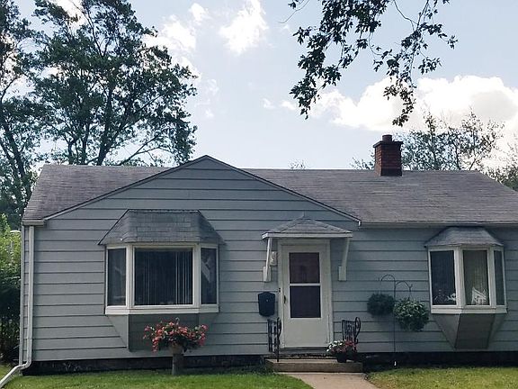 2nd image of 419 W Elm St