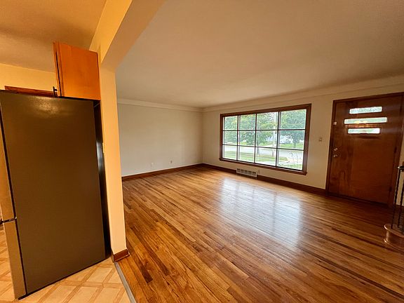 5th image of 189 Talbot Dr