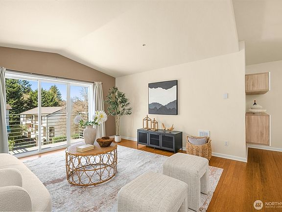 3rd image of 12034 15th Avenue NE #309