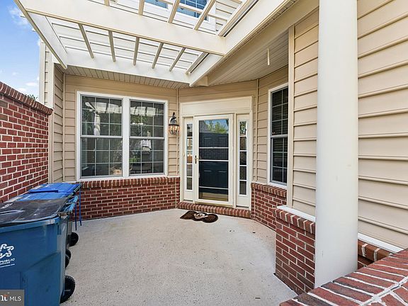 2nd image of 44355 Oakmont Manor Sq