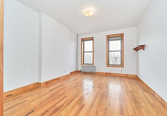 5th image of 138 Scholes St #7