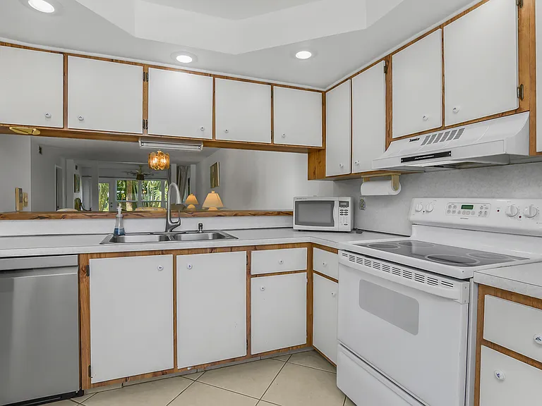 190 Palm Dr #5-1 — Photo 12