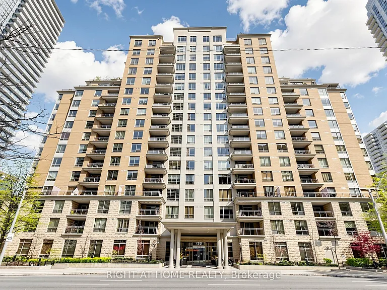 123 Eglinton Ave E #Penthouse 4 — Photo 1