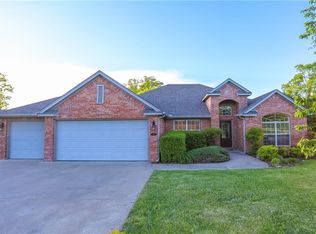 113 NE Lake Forest Ln, Bentonville, AR 72712