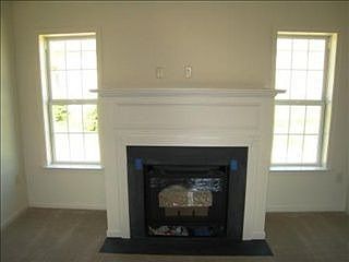 3rd image of 119 Hollow Ln
