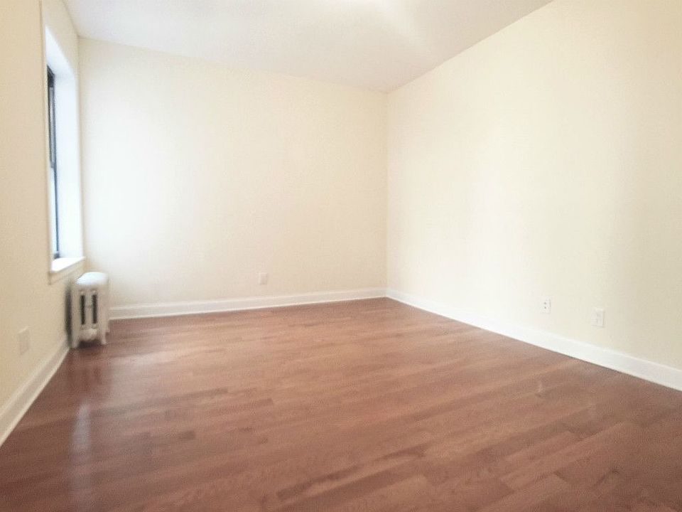 1st image of 536 Fort Washington Ave APT 1C