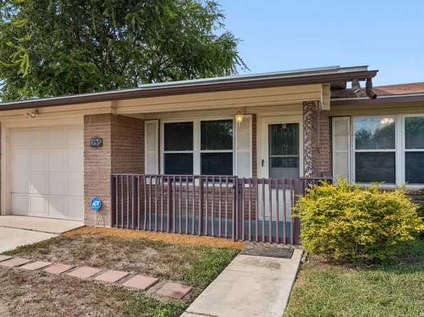 215 Hialeah Ave, San Antonio, TX 78218