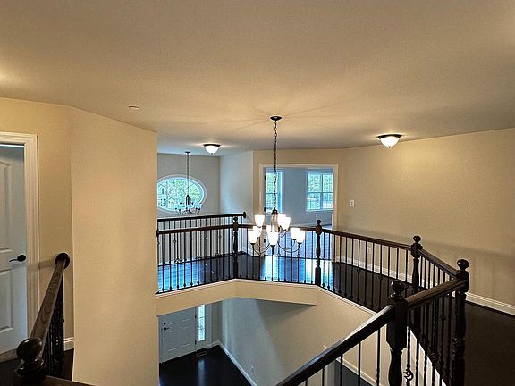 4th image of 12153 Calverts Run Ct