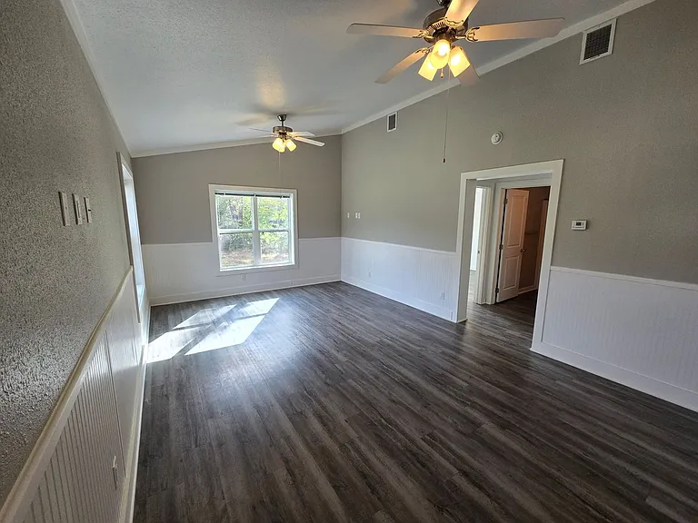 5416 Raymond Stotzer Pkwy — Photo 3