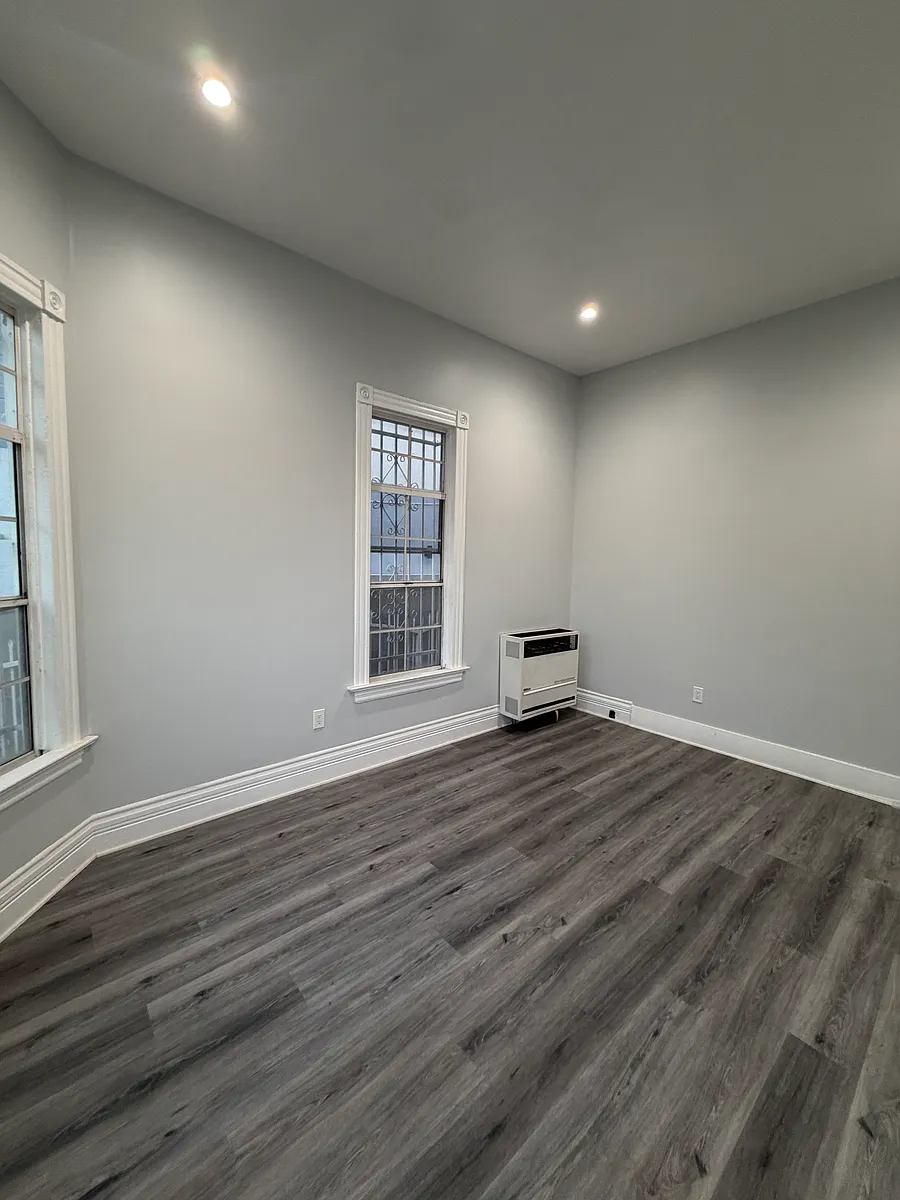 Building Photo - 523 W 80th St #A