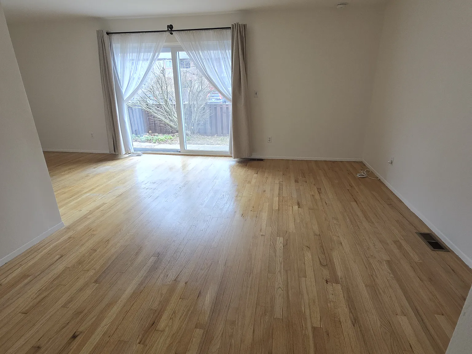 2 bed, 1176 sqft, $1,800 — Photo 3