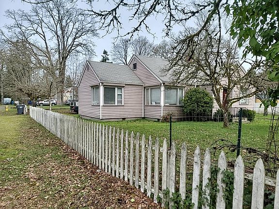 3rd image of 6423 100th St SW