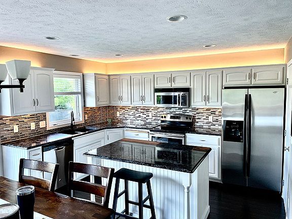 3rd image of 13520 Camden Ave