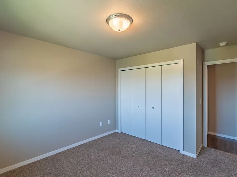 Cottage Grove — Photo 19