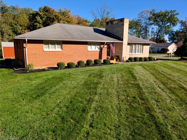 2788 Hoffman Cir NE, Warren, OH 44483
