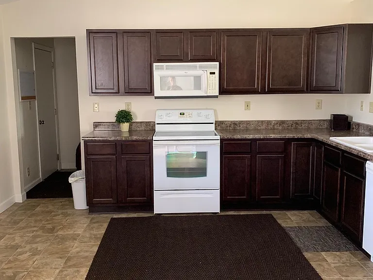 2421 Depauw Dr — Photo 3