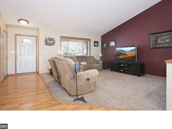 3rd image of 1385 Mockingbird Dr