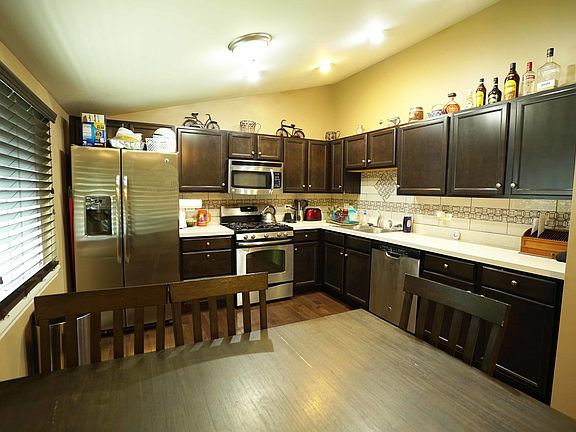 3rd image of 106 Pecos Cir