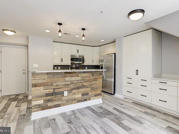 4th image of 15262 Rosemont Manor Dr