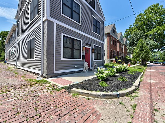 2nd image of 2206 W 6th St #1