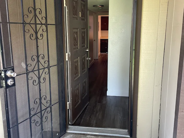 Yardley Gardens — Photo 20