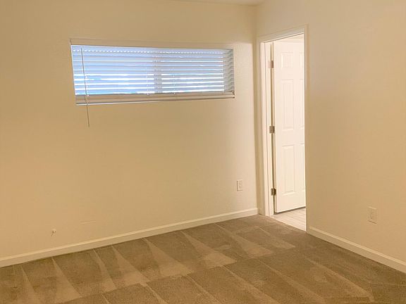 5th image of 307 W Mariposa St
