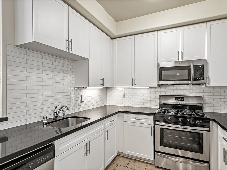 Full-Equipped Kitchen with Energy-Efficient Appliances