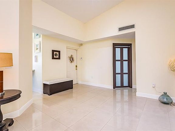 3rd image of 6968 SW 39th St APT 206F