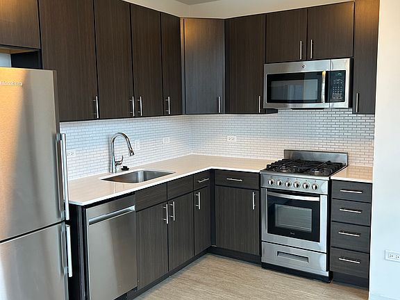 2nd image of 731 N Wells St #2401